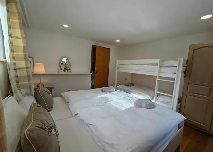 Hisa Miha Stunning Spacious House & Apartment Podkoren Kranjska Gora