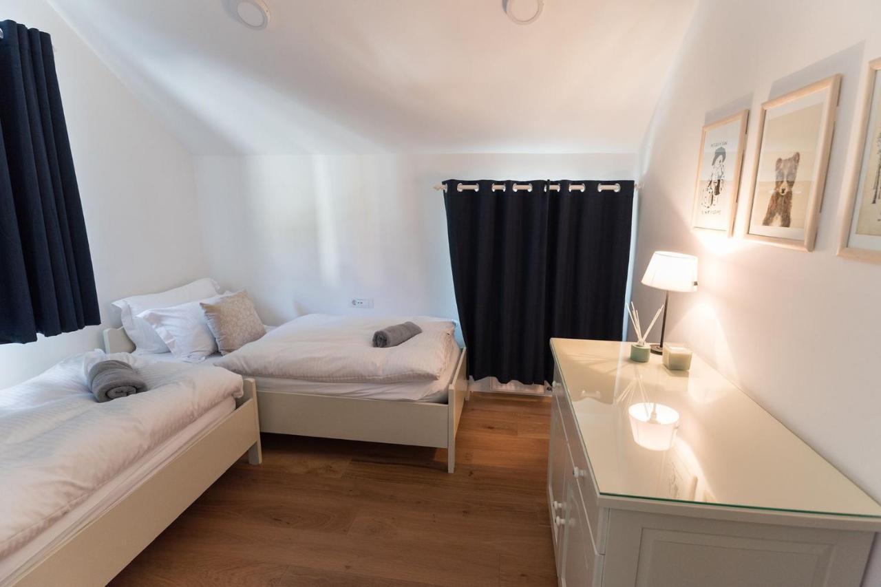Apartment Hisa Miha Stunning Spacious House & Podkoren